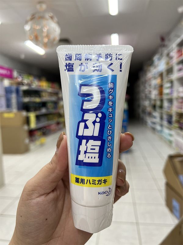 Kem đánh răng muối KAO 180g