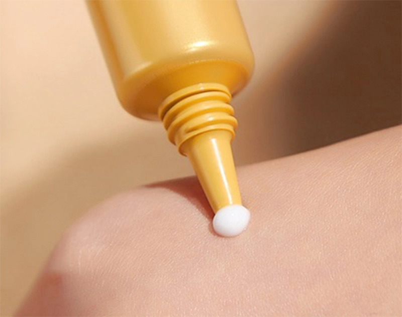 Kem dưỡng chống nhăn mắt khoé miệng Hadabisei KRACIE