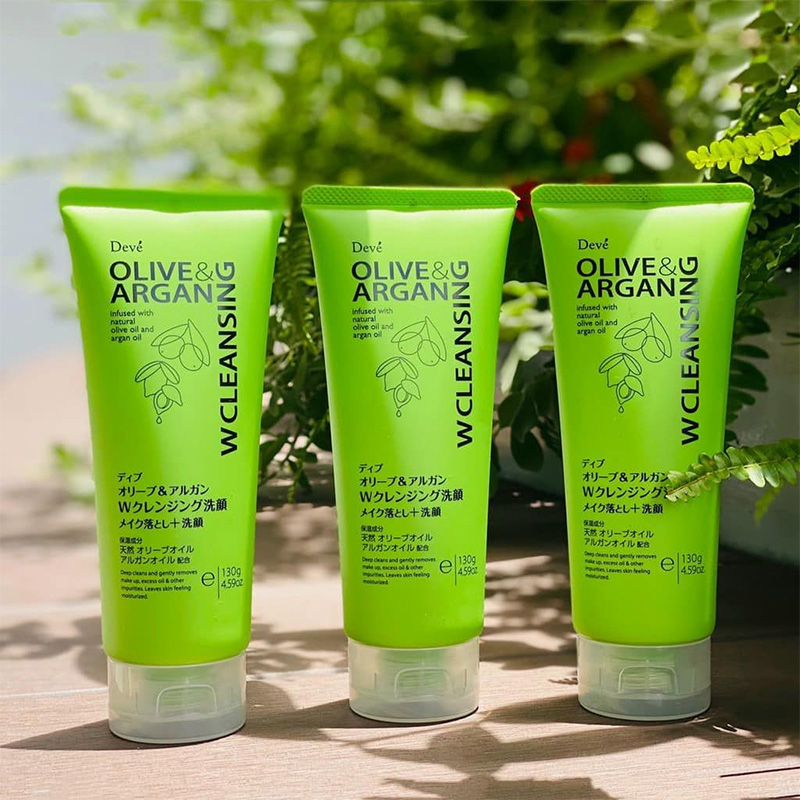 Sữa rửa mặt kèm tẩy trang chiết xuất dầu Olive & Ergan DEVE KUMANO YUSHI