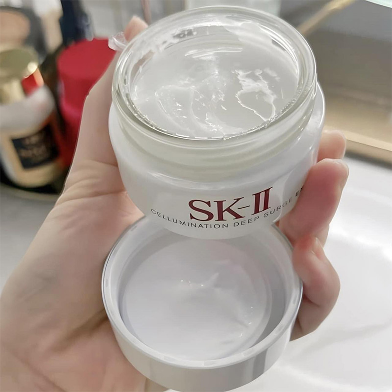 Kem dưỡng trắng da SK-II Cellumination Deep Surge EX