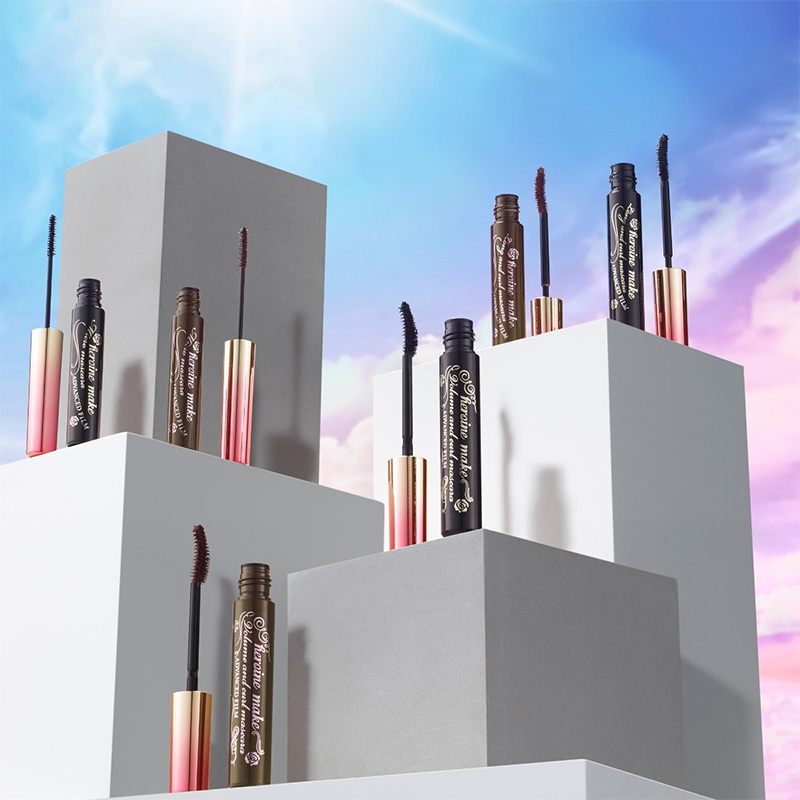 Chuốt mi dày cong màu đen bóng KISSME