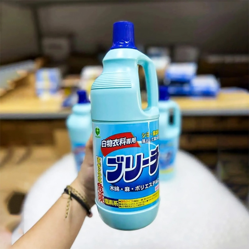 Nước giặt tẩy trắng quần áo 1500ml KAO