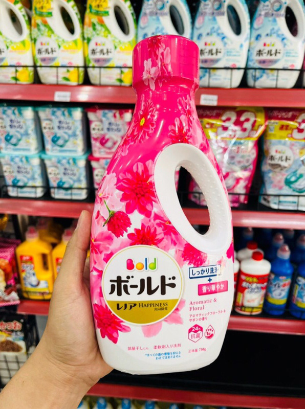 nước giặt Bold hương hoa quý phái 640g P&G