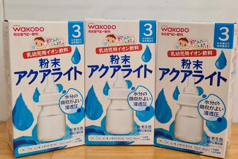 Nước ion bổ sung điện giải cho bé 3 tháng WAKODO