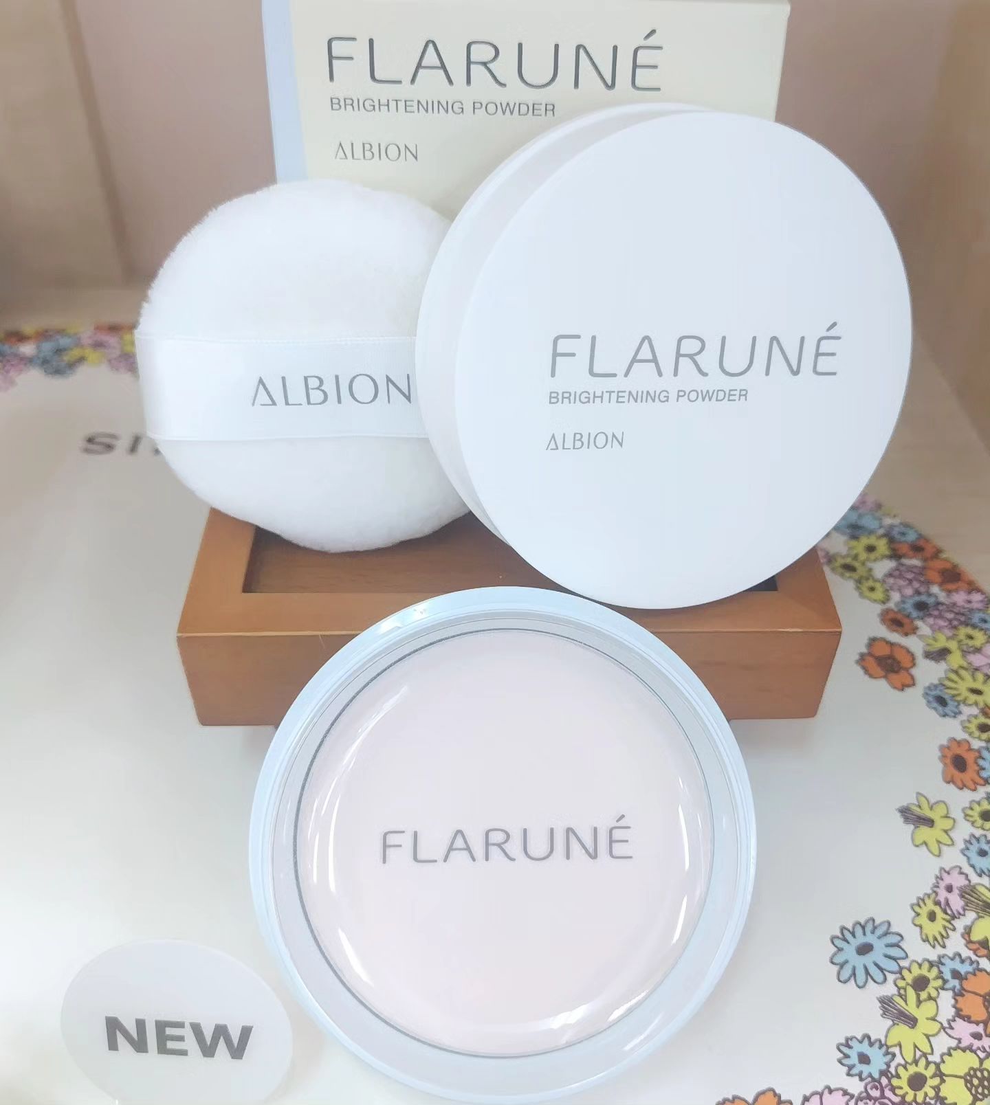 Phấn Phủ Hỗ Trợ Làm Sáng Da Brightening Powder 19g ALBION