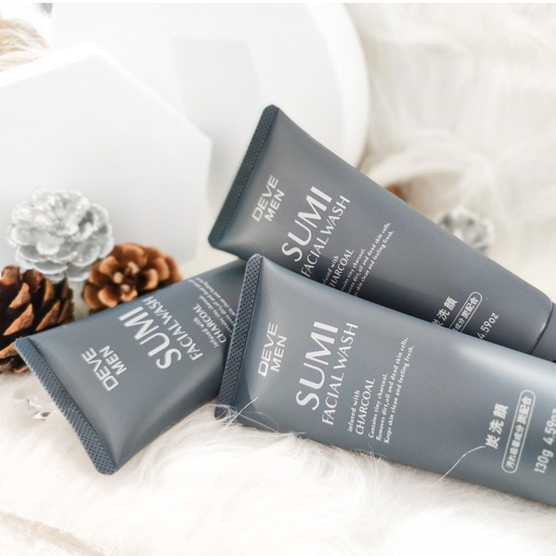 Sữa rửa mặt than hoạt tính làm sạch sâu cho nam KUMANO YUSHI