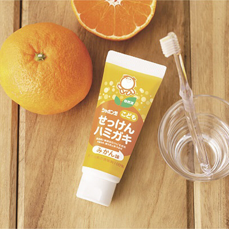 Kem đánh răng cho bé hương quýt Nhật 50g Shabondama
