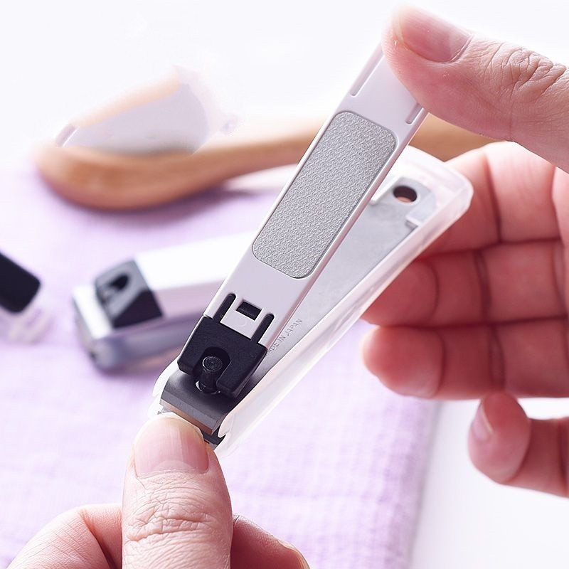 Bấm móng tay thân nhựa cỡ trung KAI