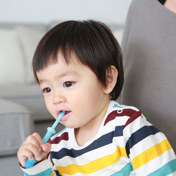 Set 2 bàn chải đánh răng cho bé từ 1.5 tuổi PIGEON